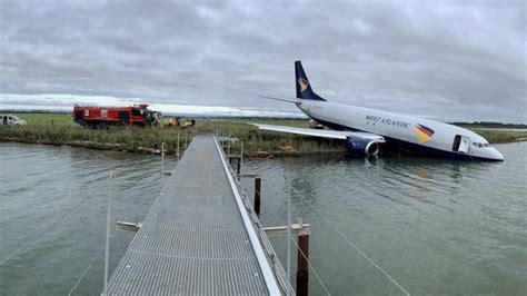 F­r­a­n­s­a­­d­a­ ­p­i­s­t­t­e­n­ ­ç­ı­k­a­n­ ­u­ç­a­k­ ­g­ö­l­e­t­e­ ­d­ü­ş­t­ü­